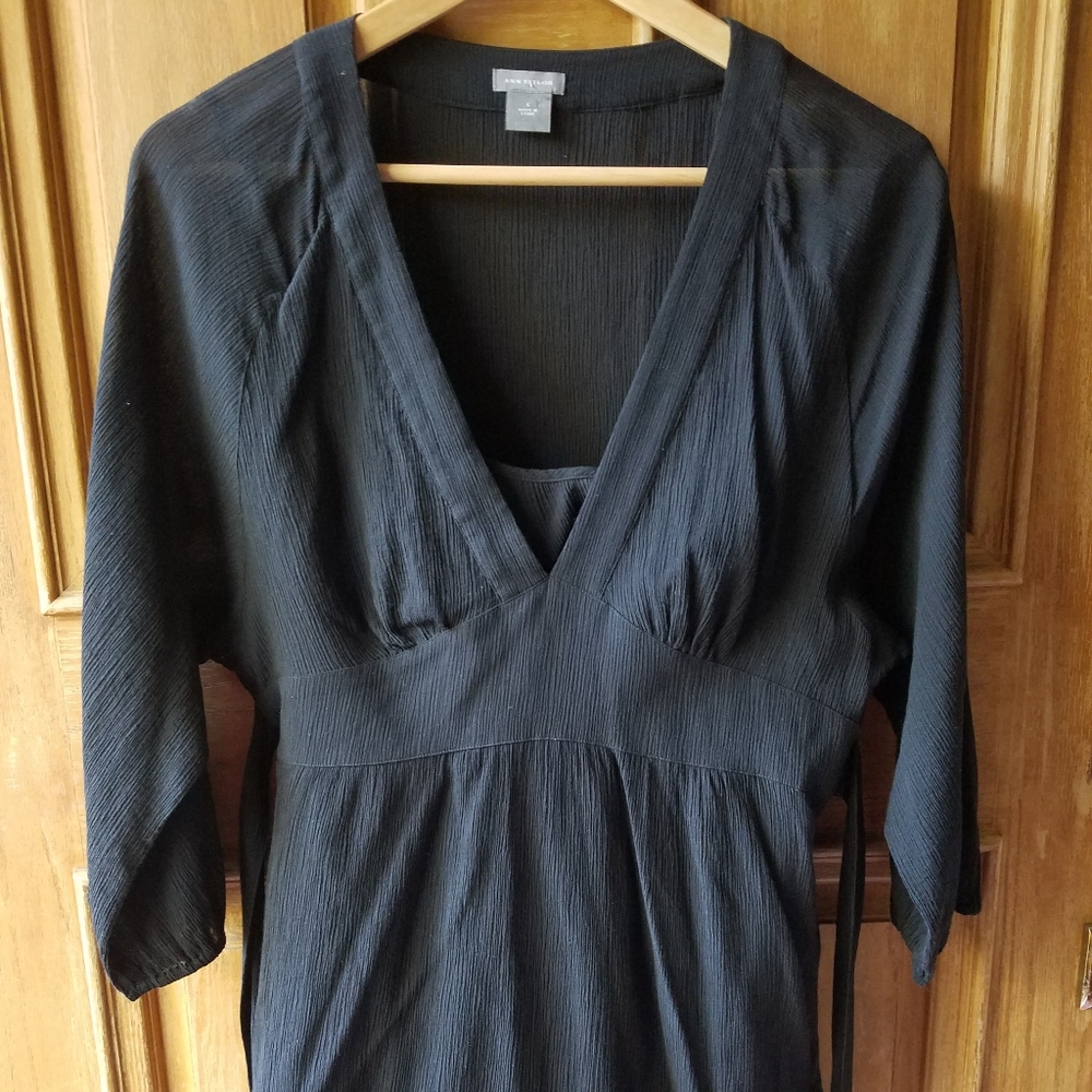 Ann Taylor v neck long sleeve tunic